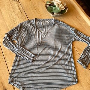 V neck light blue Eddie Bauer ling sleeve t-shirt.